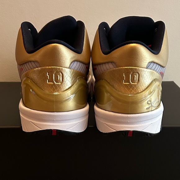 Nike Kobe 4 Protro Gold Medal - Picture 5 of 14